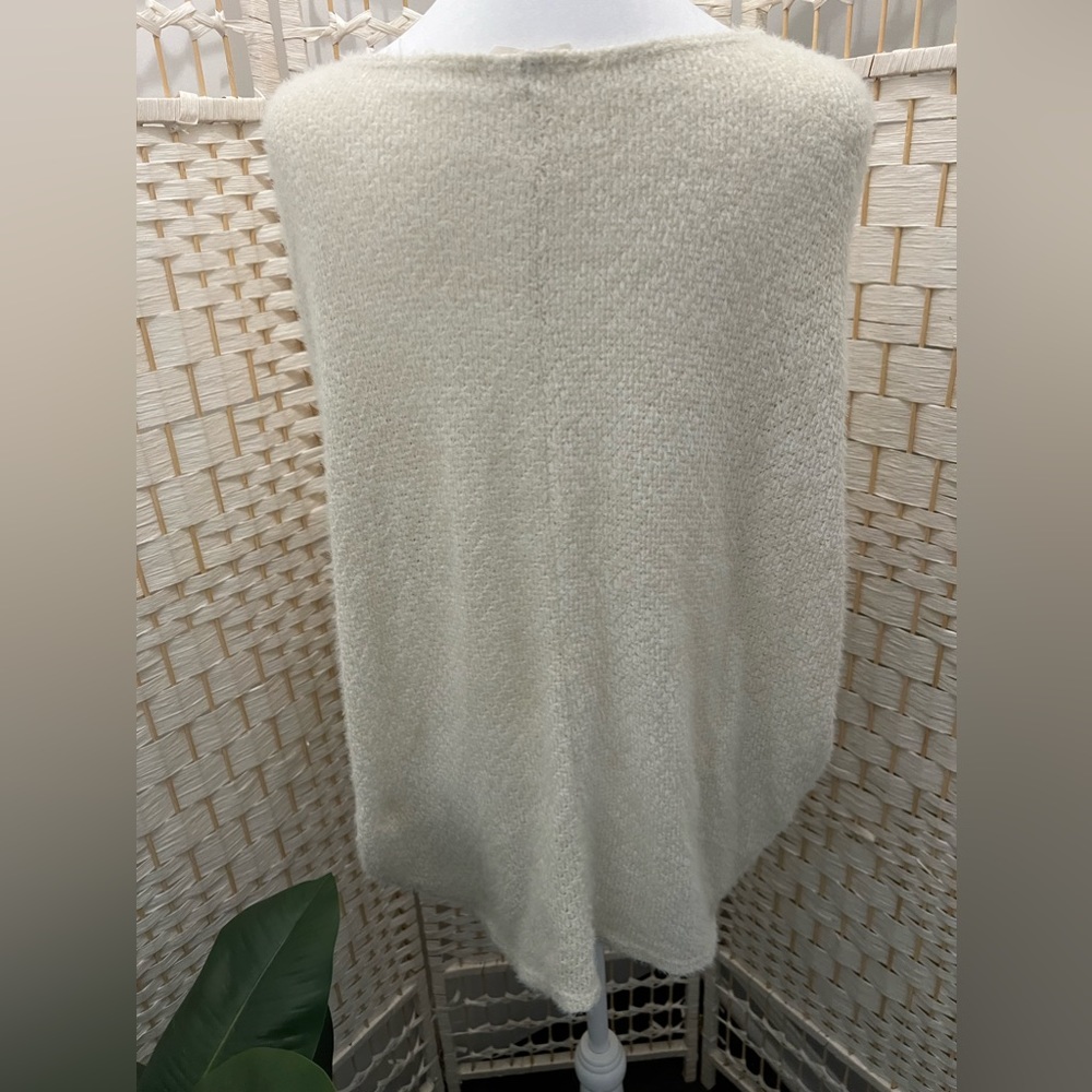 Cream Color Sweater - Picture 7 of 7